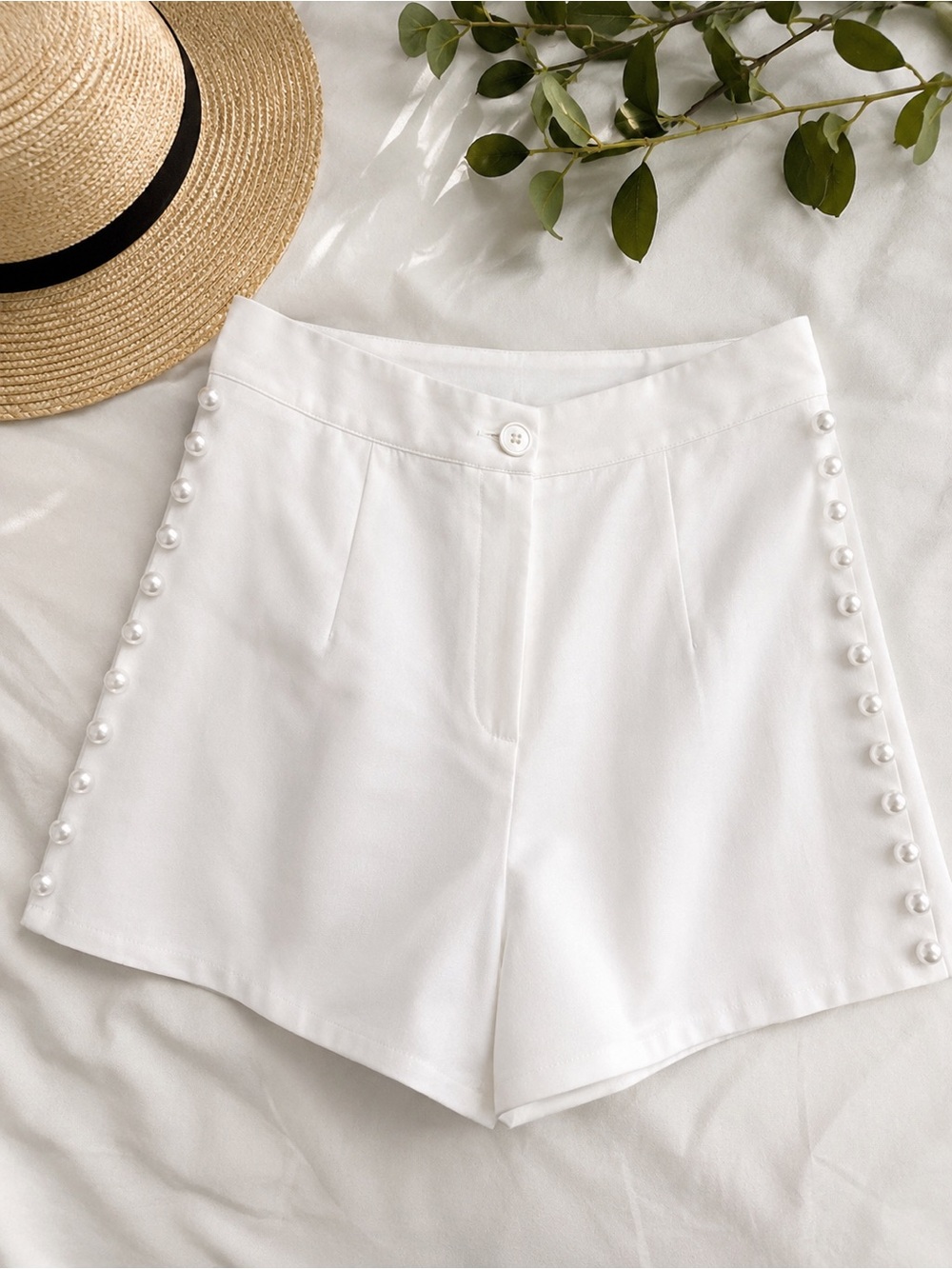 Saint Genies White Pearl Detail High-Waisted Shorts | Women’s US 14